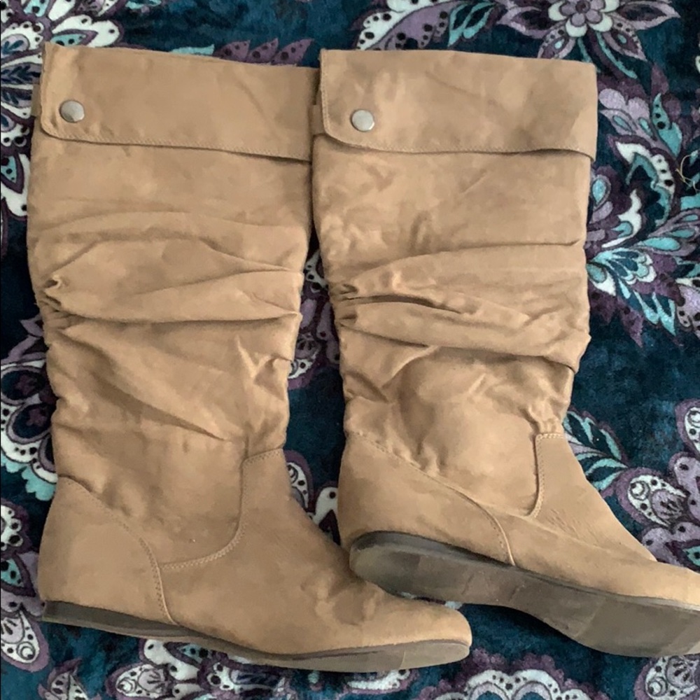Natural Reflections brown boots, size 10